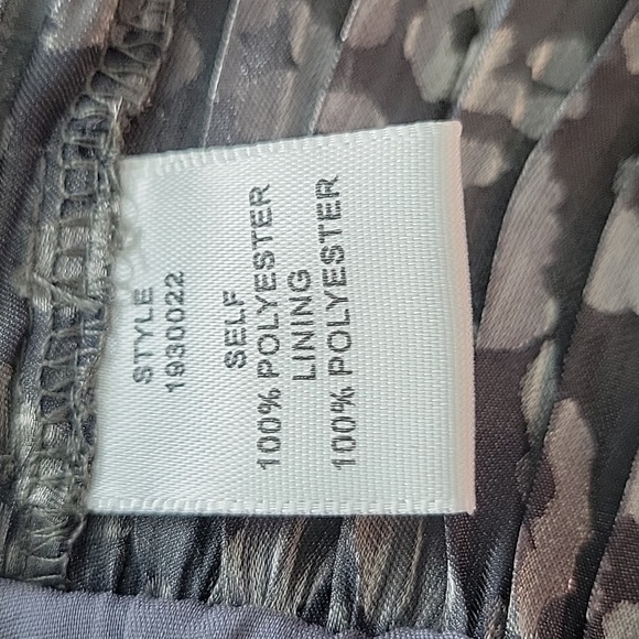 Current Air Metallic Leopard Print V-neck Embossed Blouse Size Medium NWT - Picture 5 of 6